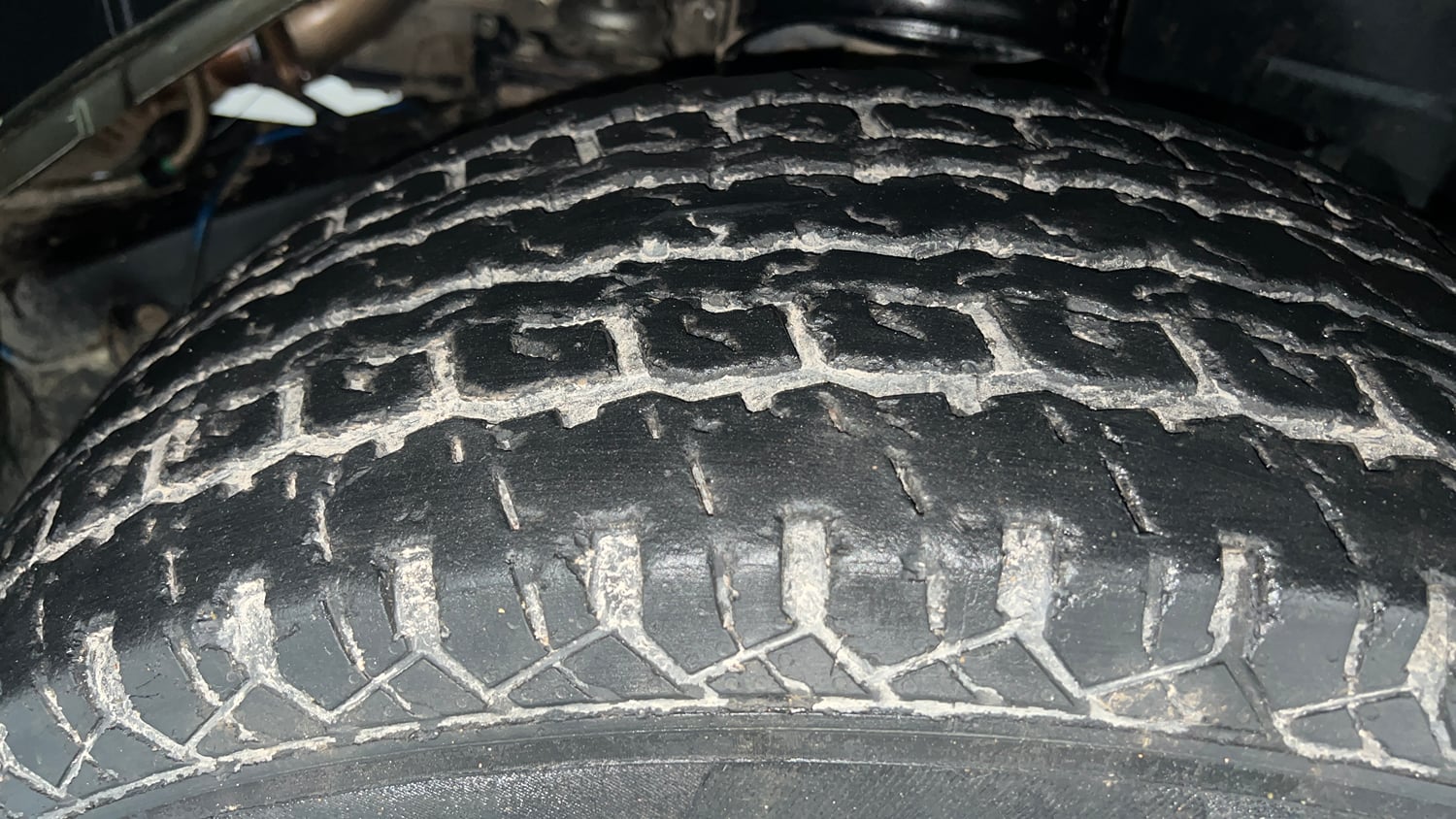 Used 2022 mahindra Thar LX Hard Top Diesel AT 4WD Diesel Automatic tyres RIGHT FRONT TYRE TREAD VIEW