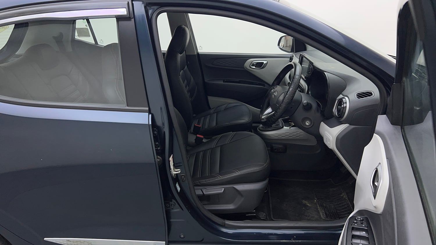 Used 2022 Hyundai Grand i10 Nios Sportz 1.2 Kappa VTVT CNG Cng Manual interior RIGHT SIDE FRONT DOOR CABIN VIEW