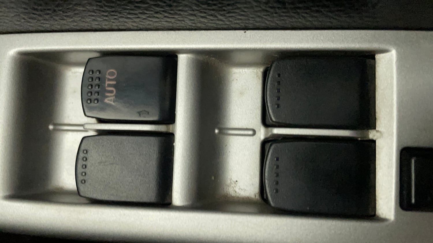 Used 2015 Maruti Suzuki Wagon R VXI Petrol Manual top_features Power windows