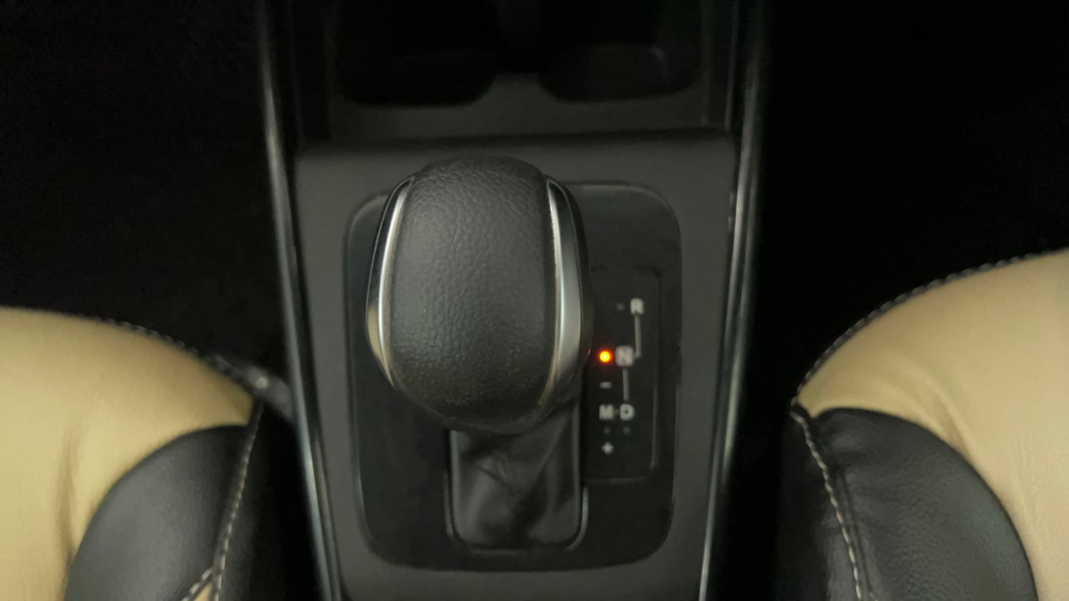 Used 2023 Toyota Glanza V AMT Petrol Automatic interior GEAR  KNOB VIEW