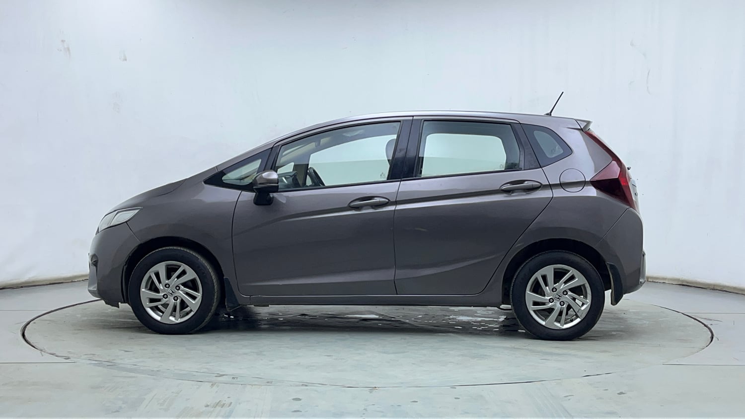 Used 2017 Honda Jazz V Petrol Petrol Manual exterior LEFT SIDE VIEW