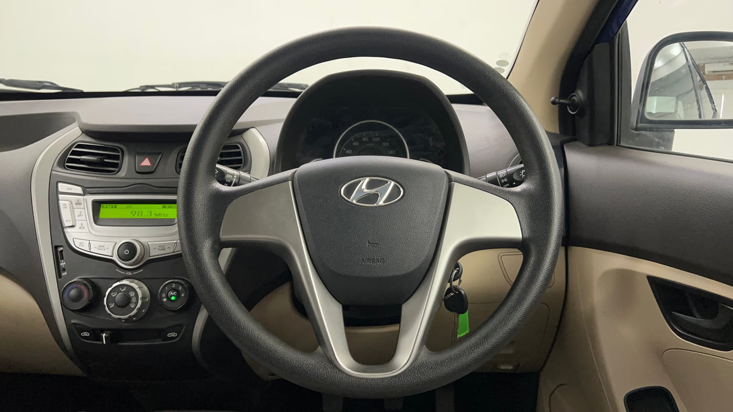 Used 2017 hyundai Eon Magna+ (O) Petrol Manual interior STEERING VIEW