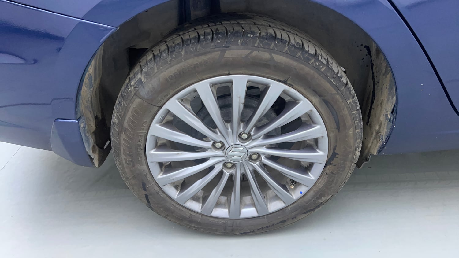 Used 2018 Maruti Suzuki Ciaz Alpha 1.4 MT Petrol Manual tyres RIGHT REAR TYRE RIM VIEW