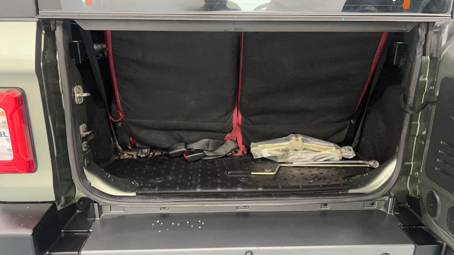 Used 2022 mahindra Thar LX Hard Top Diesel AT 4WD Diesel Automatic interior DICKY INSIDE VIEW