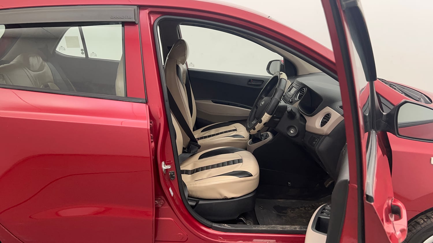 Used 2018 Hyundai Grand i10 Magna 1.2 Kappa VTVT Petrol Manual interior RIGHT SIDE FRONT DOOR CABIN VIEW