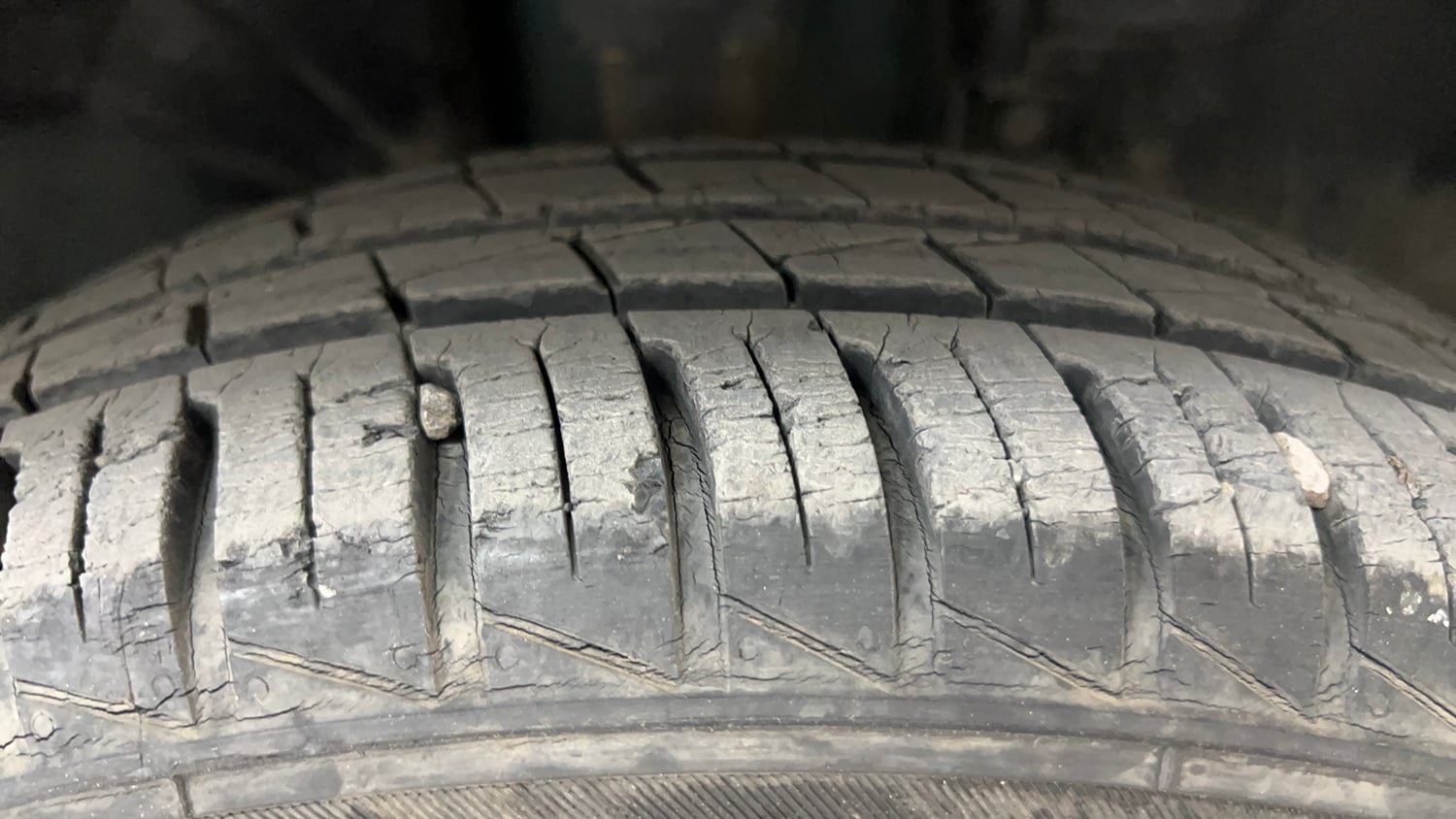 Used 2019 Renault Kwid CLIMBER 1.0 AMT Opt Petrol Automatic tyres RIGHT FRONT TYRE TREAD VIEW