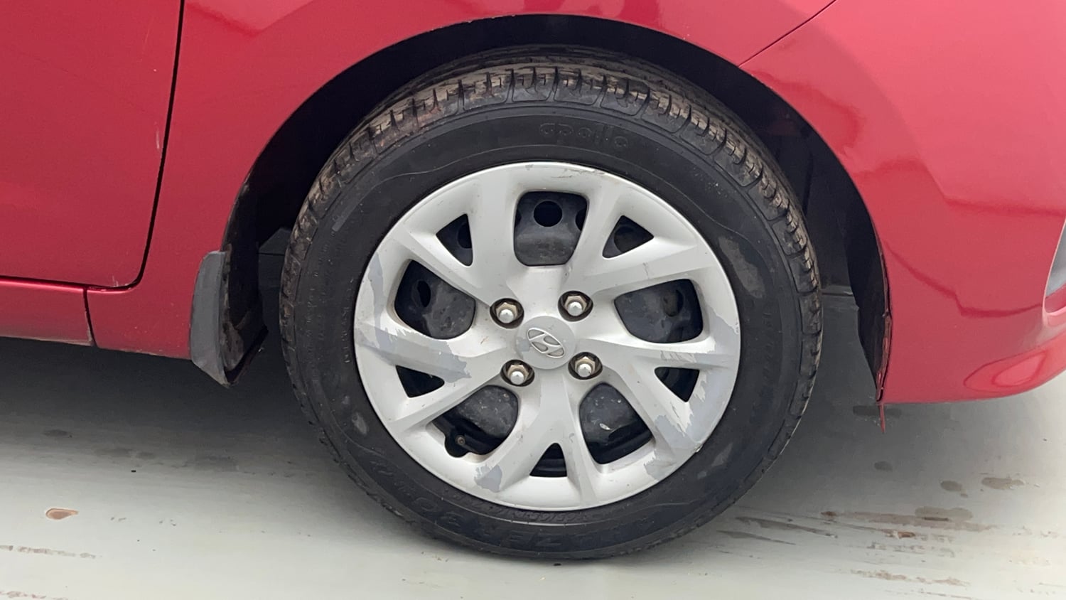 Used 2018 Hyundai Grand i10 Magna 1.2 Kappa VTVT Petrol Manual tyres RIGHT FRONT TYRE RIM VIEW