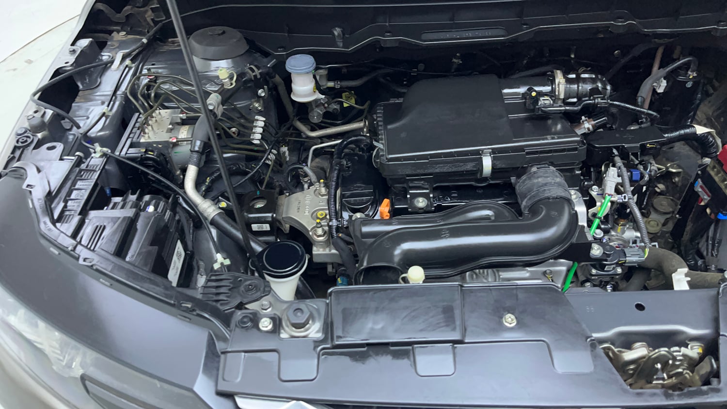 Used 2024 Maruti Suzuki Brezza ZXi Petrol Manual engine ENGINE RIGHT SIDE VIEW