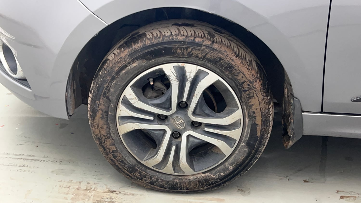 Used 2019 Tata Tiago Revotron XZ Petrol Manual tyres LEFT FRONT TYRE RIM VIEW