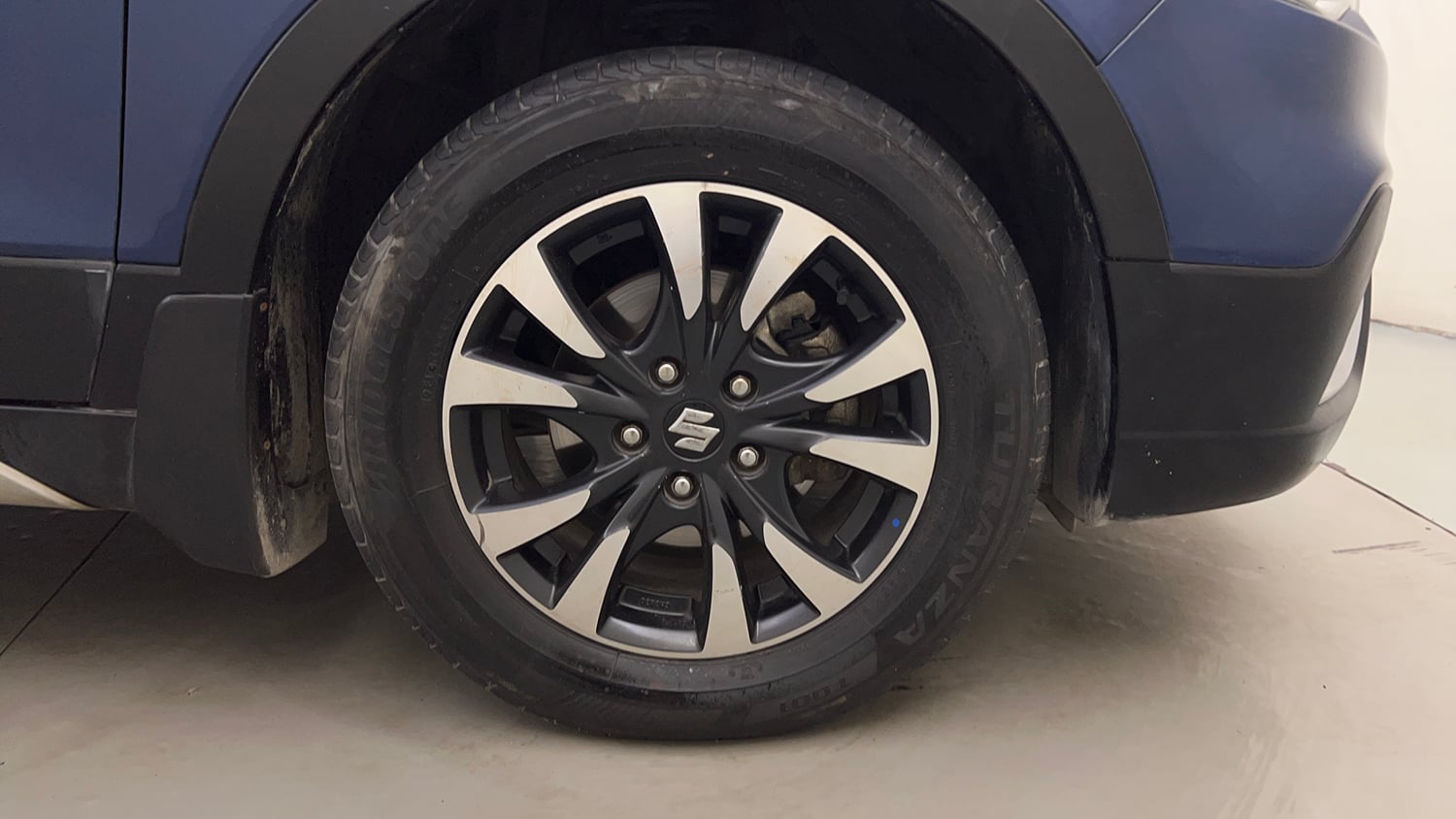 Used 2018 Maruti Suzuki S-Cross Alpha 1.3 Diesel Manual tyres RIGHT FRONT TYRE RIM VIEW