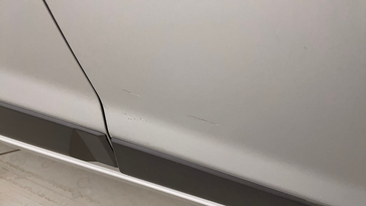 Used 2019 Hyundai Grand i10 Sportz AT 1.2 Kappa VTVT Petrol Automatic dents MINOR SCRATCH