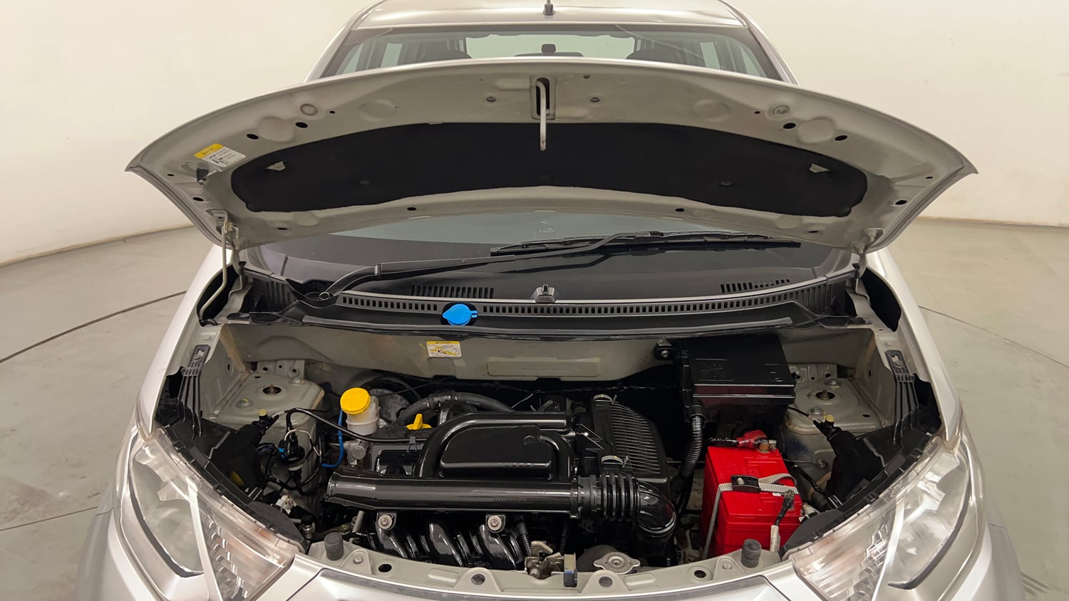 Used 2019 Datsun Redi-GO S 1.0 Petrol Manual engine ENGINE & BONNET OPEN FRONT VIEW