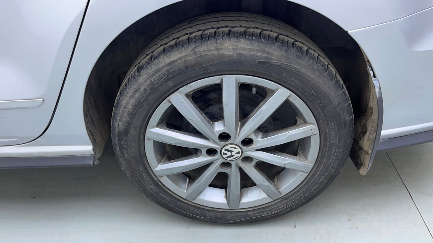 Used 2022 Volkswagen Vento Highline Plus 1.0L TSI Automatic Petrol Automatic tyres LEFT REAR TYRE RIM VIEW
