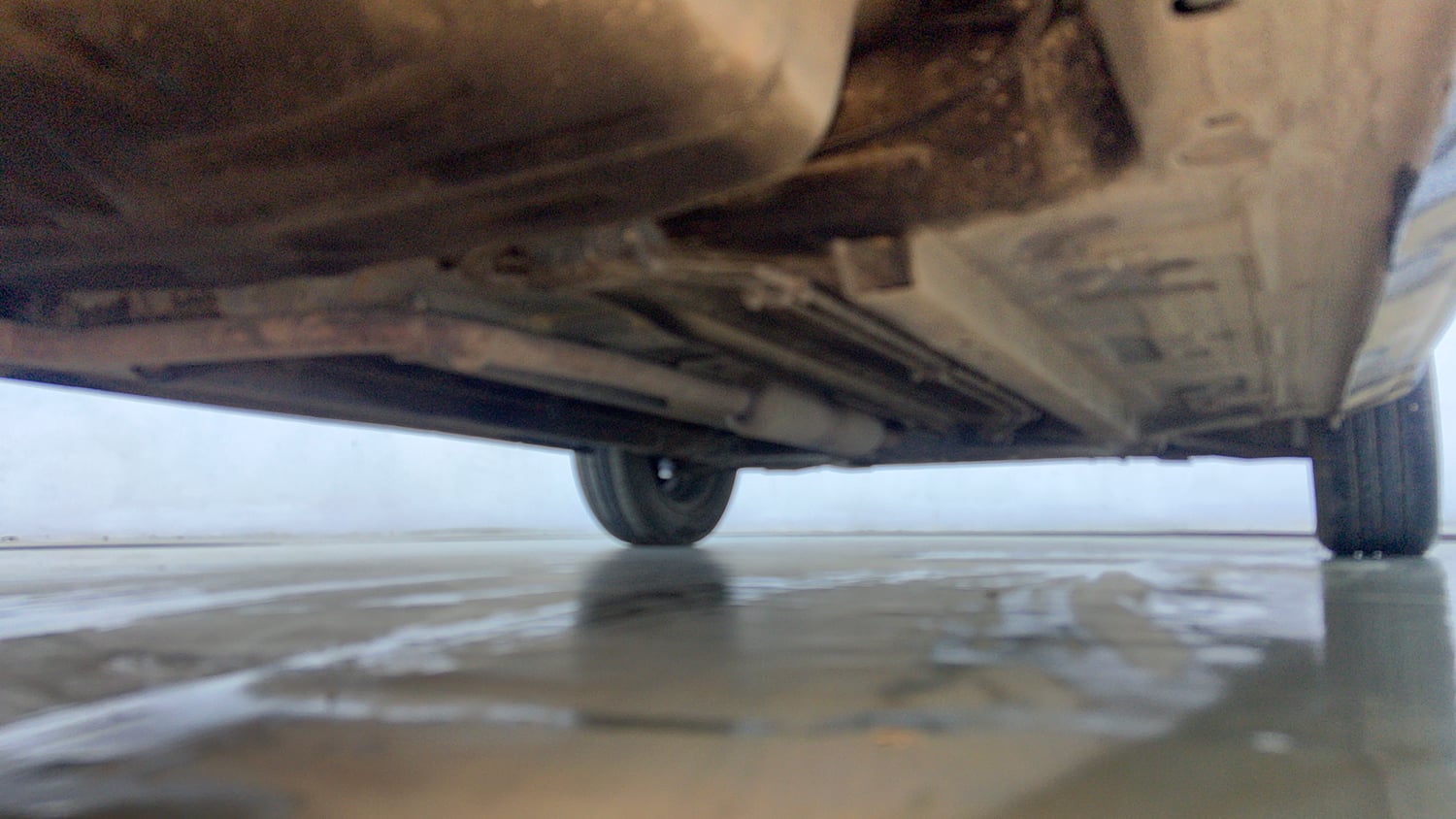 Used 2022 Renault Triber RXZ Petrol Manual extra REAR RIGHT UNDERBODY VIEW