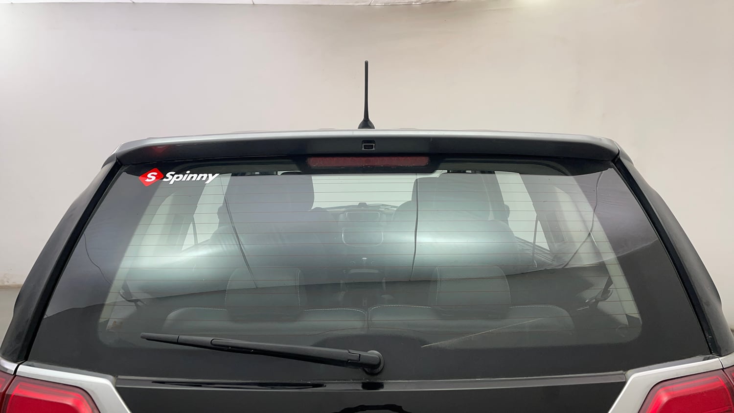 Used 2019 Tata Hexa XTA 4x2 6 STR Diesel Automatic exterior BACK WINDSHIELD VIEW