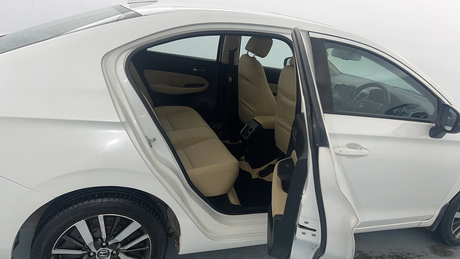 Used 2022 Honda City VX Diesel Diesel Manual interior RIGHT SIDE REAR DOOR CABIN VIEW