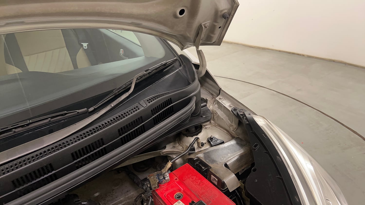 Used 2017 Hyundai Grand i10 Sportz 1.2 Kappa VTVT Petrol Manual engine ENGINE LEFT SIDE HINGE & APRON VIEW