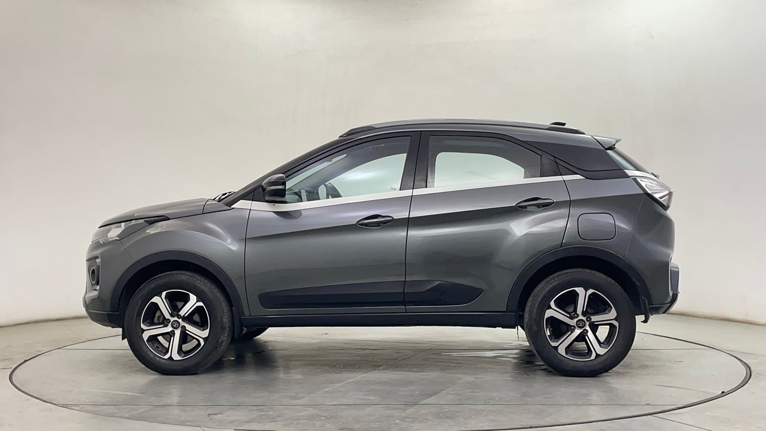 Used 2022 Tata Nexon XZA Plus (O) Petrol Automatic exterior LEFT SIDE VIEW
