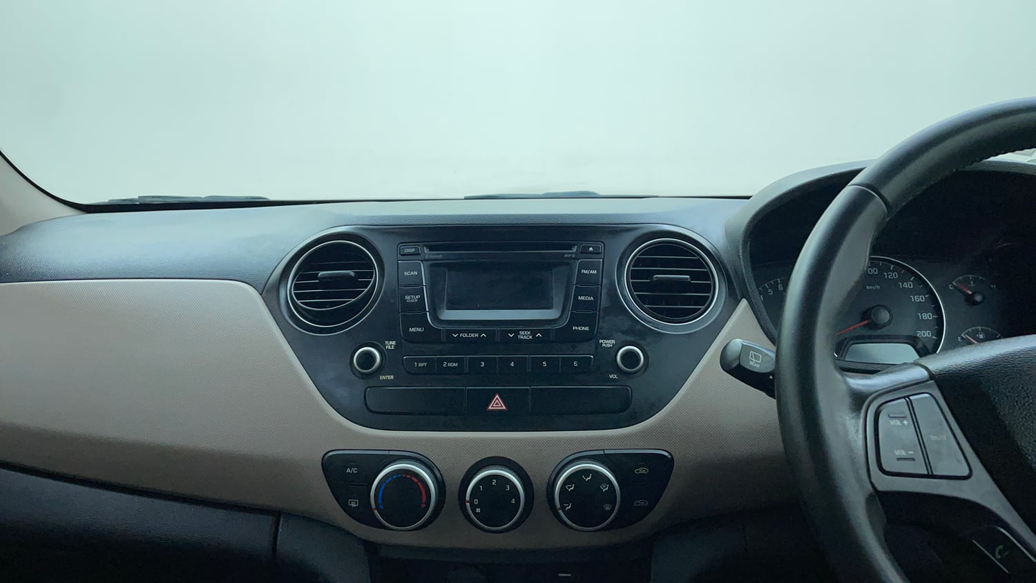 Used 2016 Hyundai Grand i10 Asta AT 1.2 Kappa VTVT Petrol Automatic interior MUSIC SYSTEM & AC CONTROL VIEW
