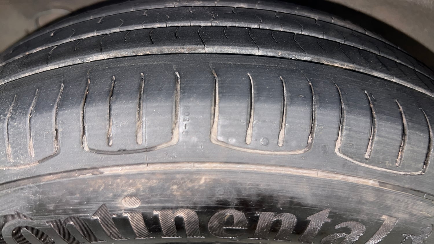 Used 2018 Hyundai Grand i10 Magna AT 1.2 Kappa VTVT Petrol Automatic tyres RIGHT REAR TYRE TREAD VIEW