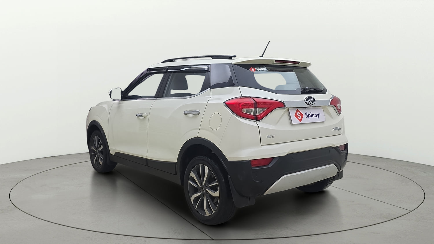 Used 2020 Mahindra XUV 300 W8 (O) 1.5 Diesel Diesel Manual exterior LEFT REAR CORNER VIEW