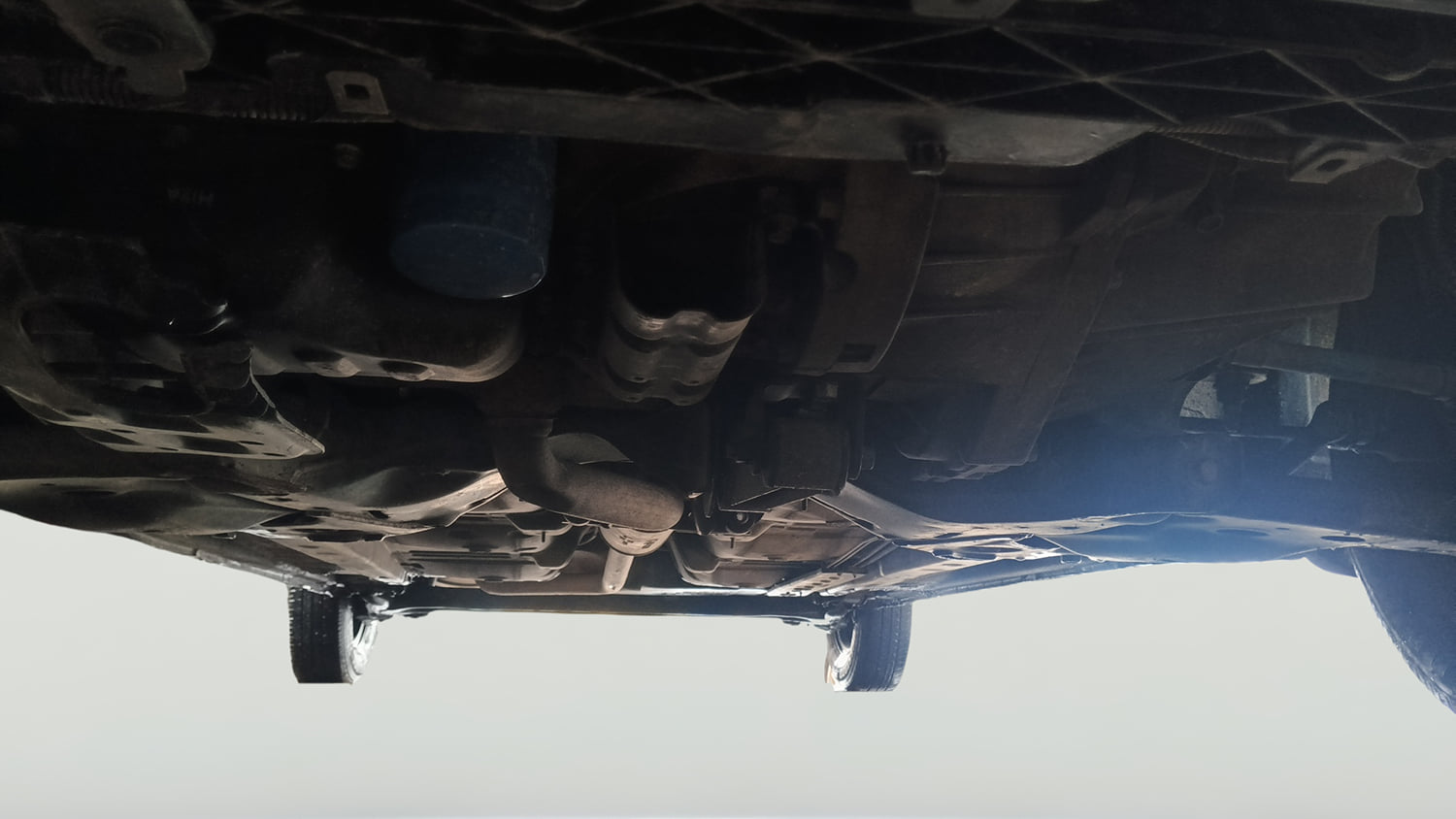 Used 2012 Hyundai i10 Sportz 1.2 Kappa2 Petrol Manual extra FRONT LEFT UNDERBODY VIEW