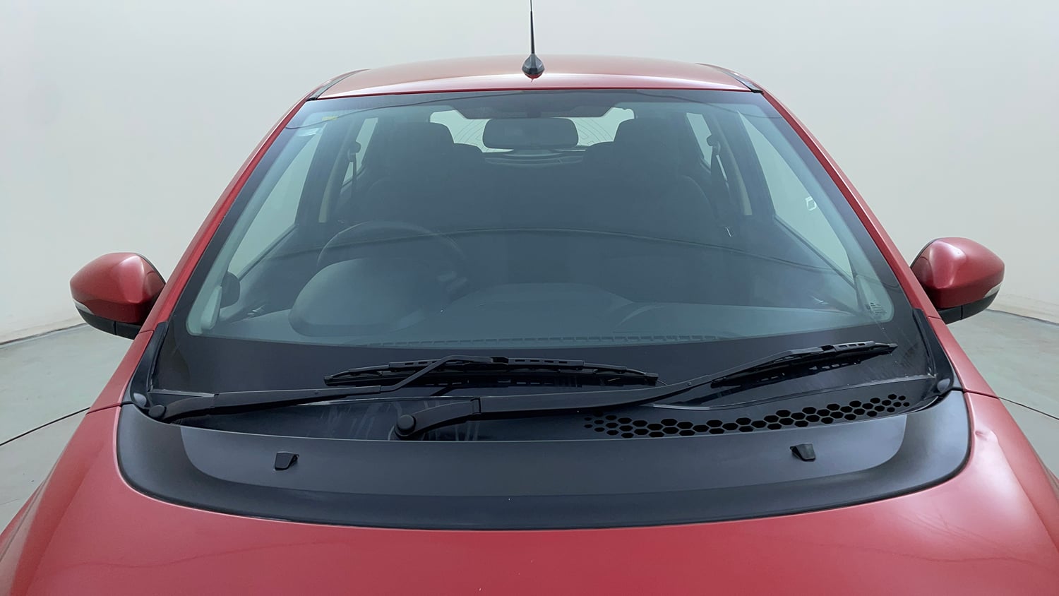 Used 2017 Tata Tiago Revotron XZ Petrol Manual exterior FRONT WINDSHIELD VIEW