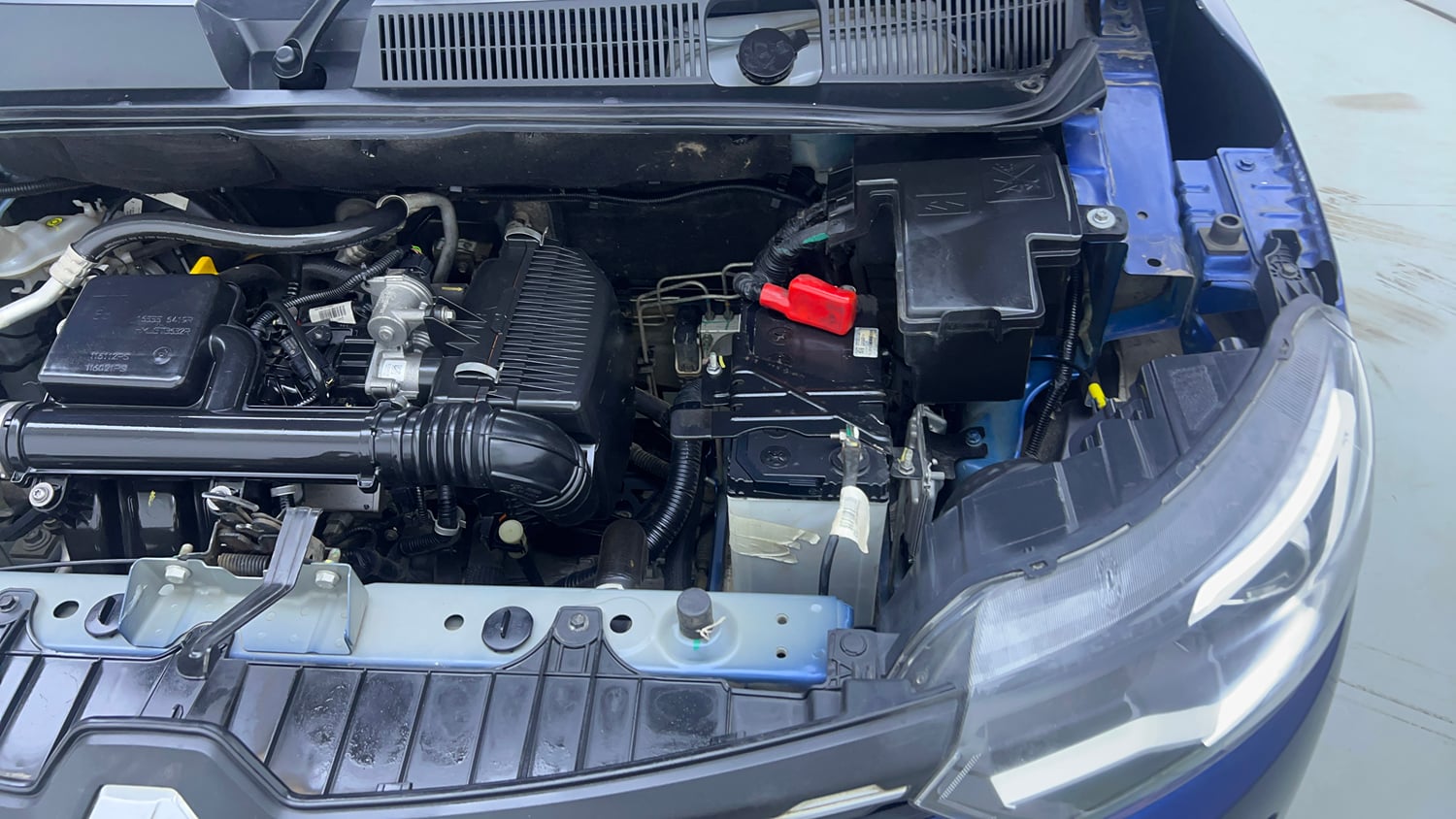 Used 2022 Renault Triber RXZ Petrol Manual engine ENGINE LEFT SIDE VIEW