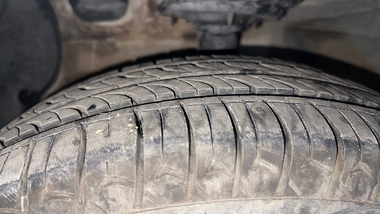 Used 2016 Hyundai Grand i10 Magna 1.2 Kappa VTVT Petrol Manual tyres LEFT FRONT TYRE TREAD VIEW