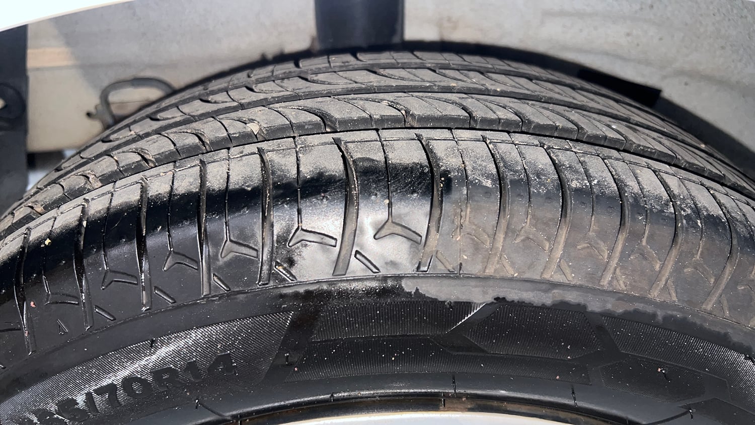 Used 2016 Hyundai Grand i10 Magna 1.2 Kappa VTVT Petrol Manual tyres RIGHT REAR TYRE TREAD VIEW