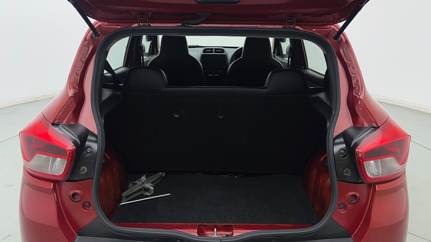 Used 2016 Renault Kwid RXL Petrol Manual interior DICKY INSIDE VIEW