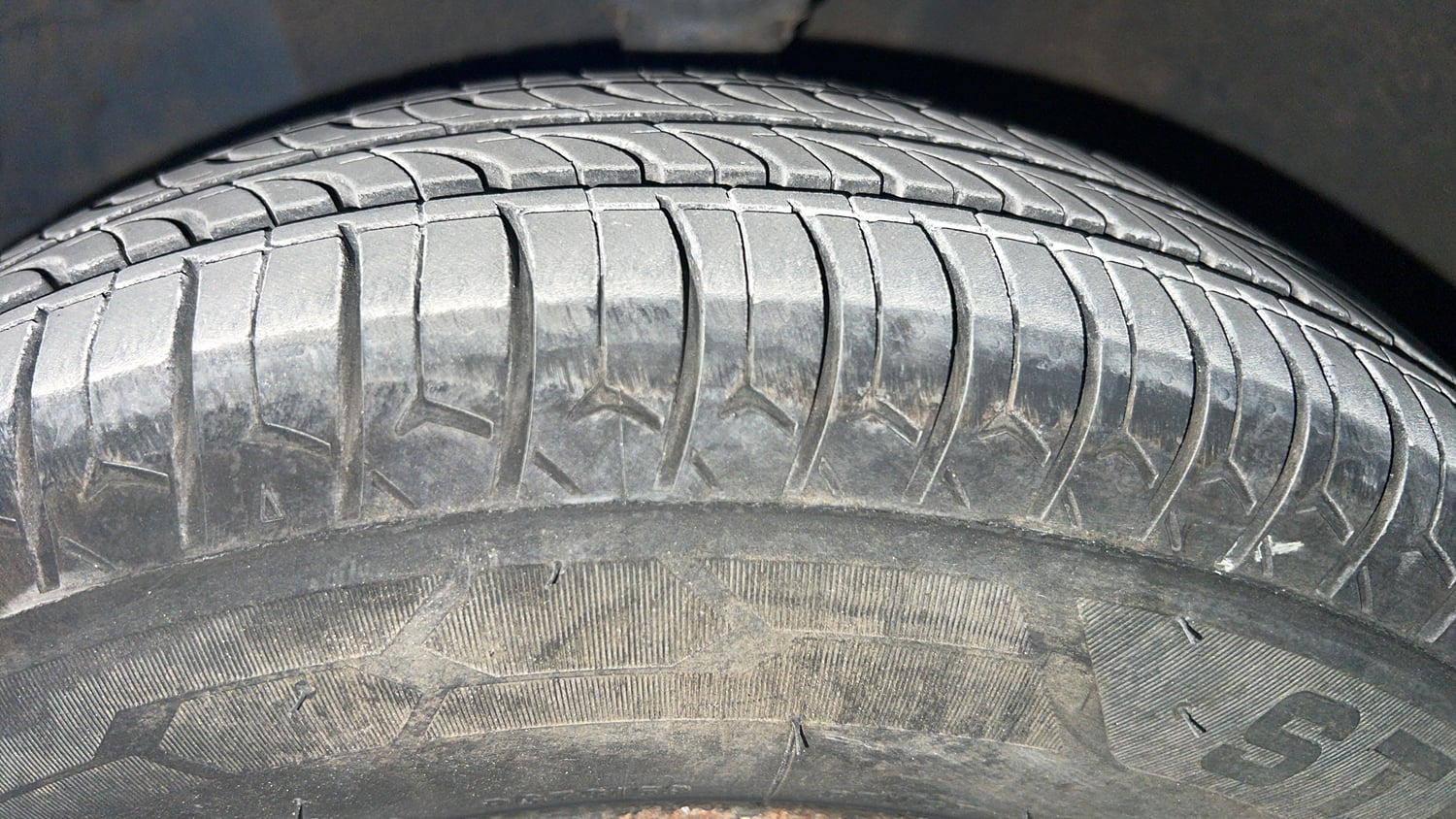 Used 2016 Hyundai Eon Era + AirBag Petrol Manual tyres LEFT FRONT TYRE TREAD VIEW