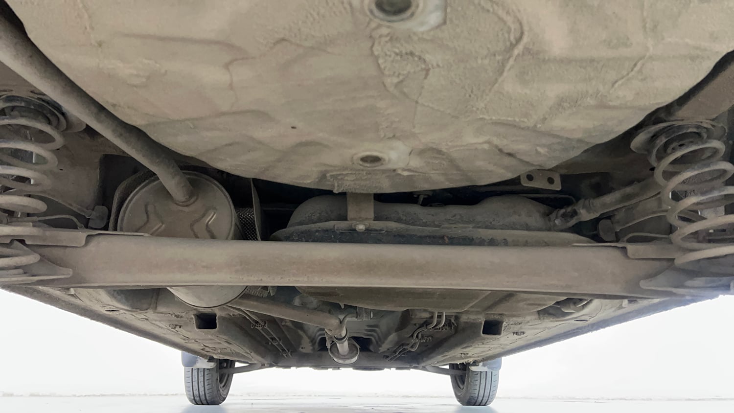 Used 2019 Renault Kwid CLIMBER 1.0 AMT Opt Petrol Automatic extra REAR UNDERBODY VIEW (TAKEN FROM REAR)