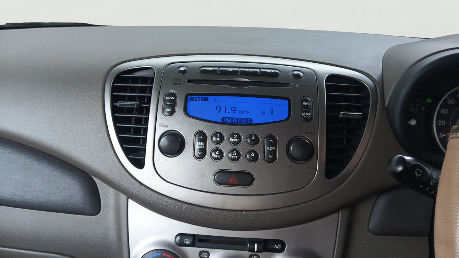 Used 2012 Hyundai i10 Sportz 1.2 Kappa2 Petrol Manual interior MUSIC SYSTEM & AC CONTROL VIEW