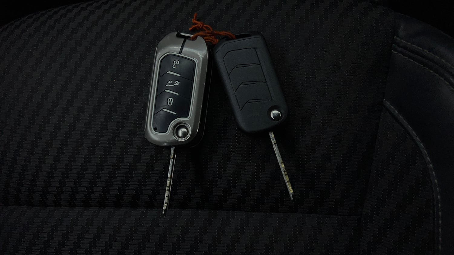 Used 2024 Mahindra Thar LX Hard Top Petrol AT RWD Petrol Automatic extra CAR KEY VIEW