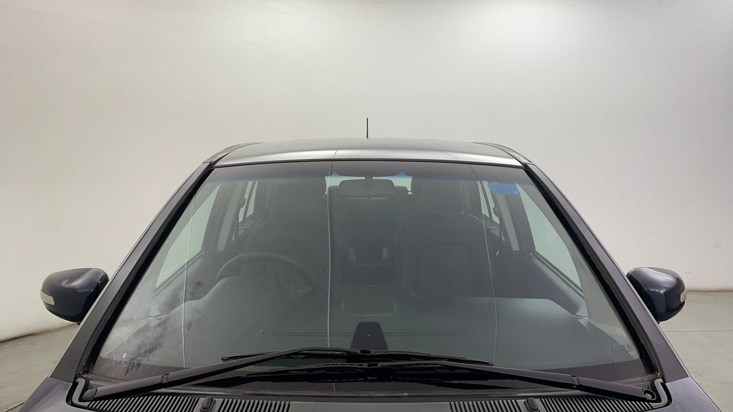 Used 2019 Tata Hexa XTA 4x2 6 STR Diesel Automatic exterior FRONT WINDSHIELD VIEW