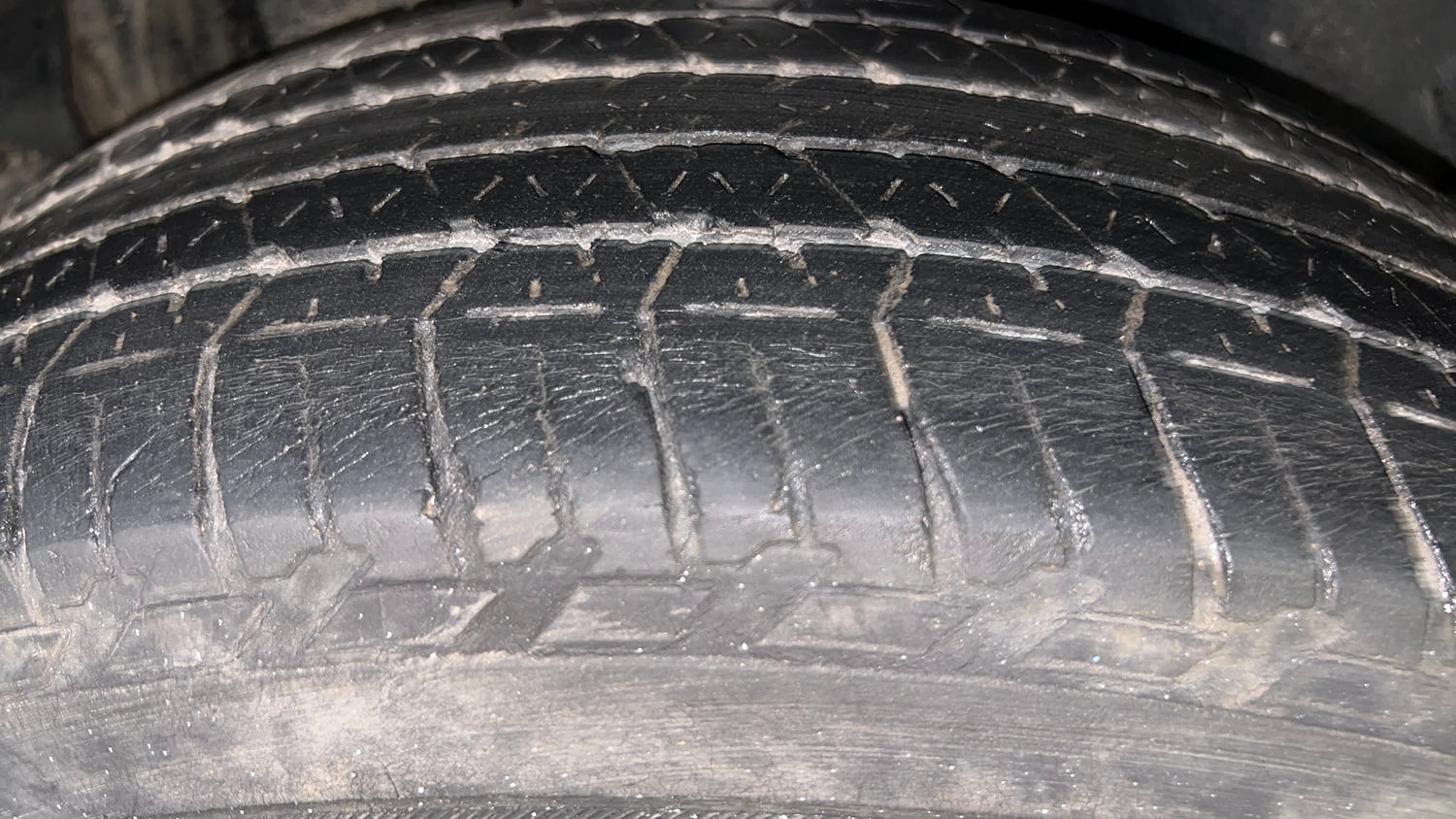 Used 2019 Mahindra XUV500 W7 Diesel Manual tyres RIGHT REAR TYRE TREAD VIEW