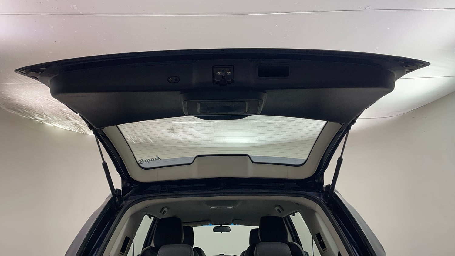 Used 2019 Tata Hexa XTA 4x2 6 STR Diesel Automatic interior DICKY DOOR OPEN VIEW