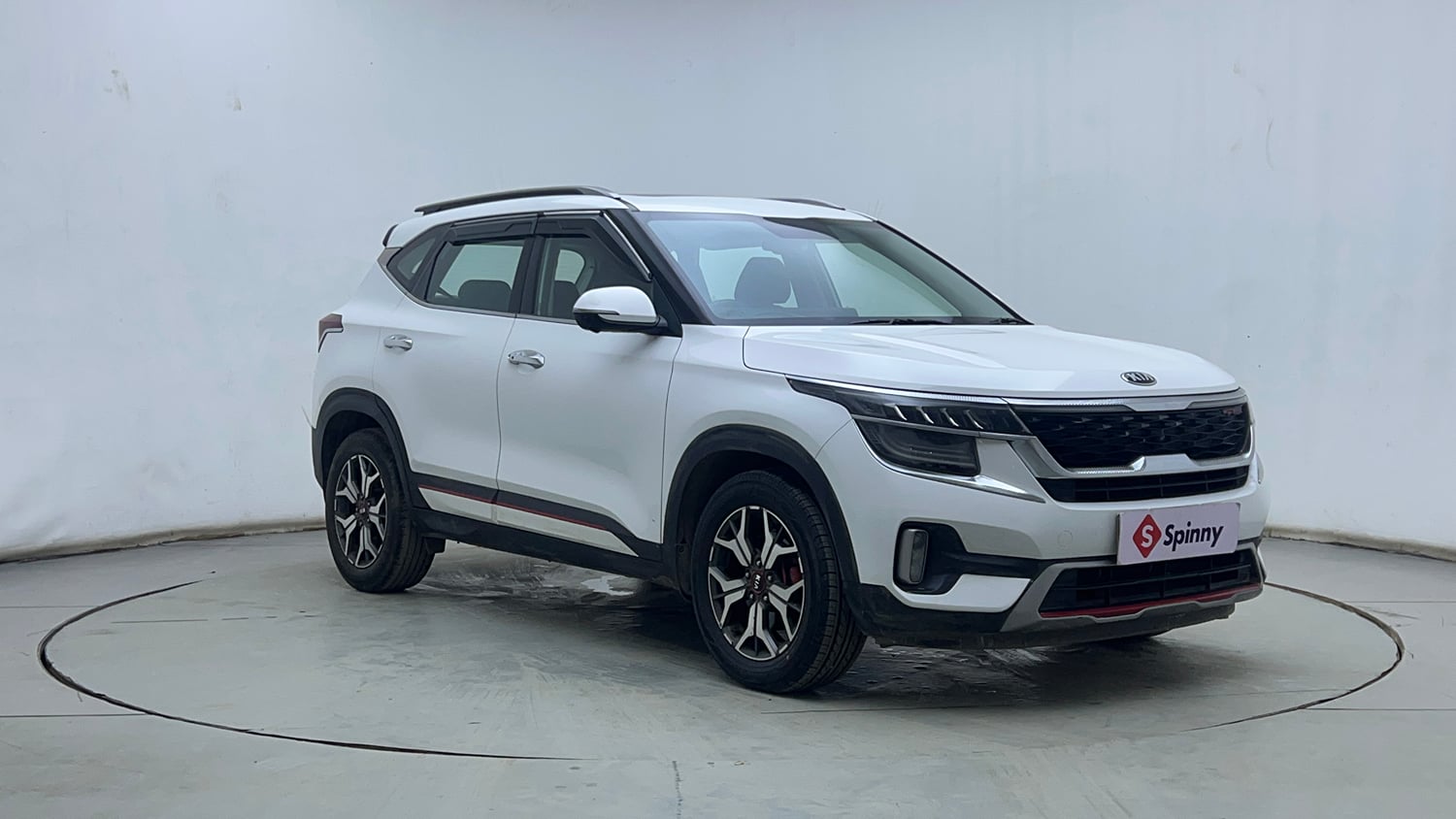 Used 2020 Kia Seltos GTX Plus 1.4 Petrol Manual exterior RIGHT FRONT CORNER VIEW
