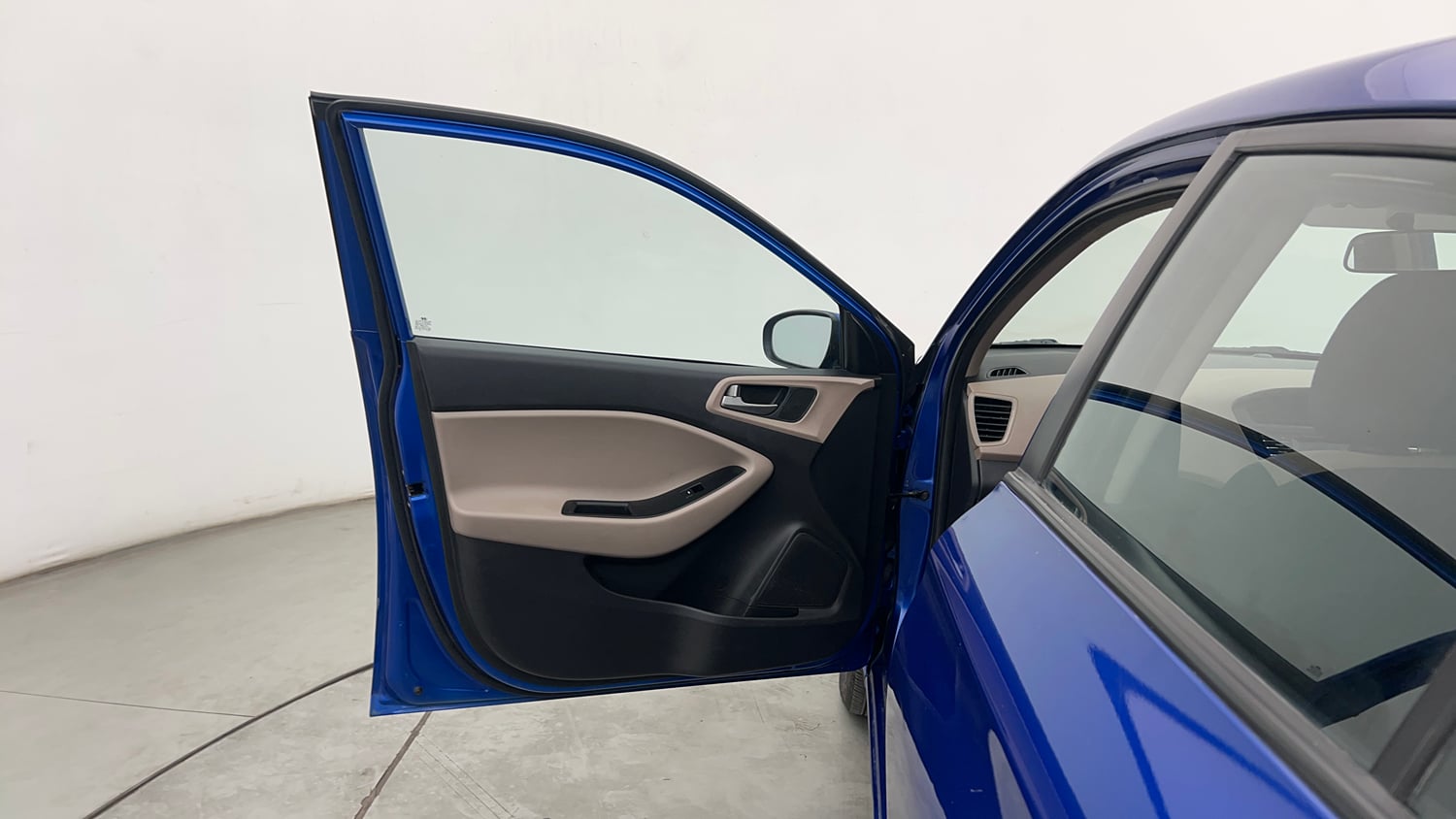 Used 2016 Hyundai Elite i20 Asta 1.2 (O) Petrol Manual interior LEFT FRONT DOOR OPEN VIEW