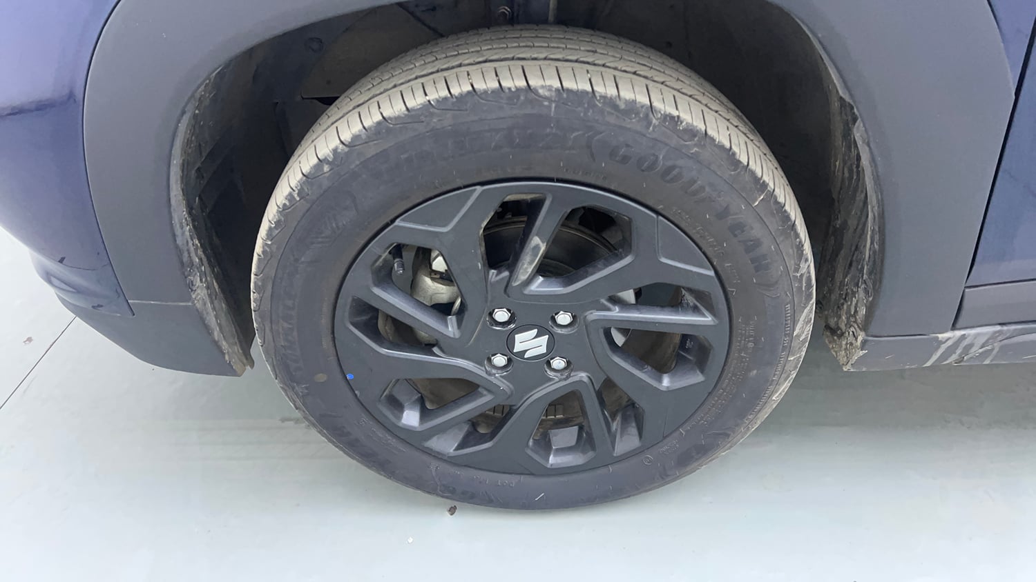 Used 2024 Maruti Suzuki Fronx Delta Plus 1.2L AGS Petrol Automatic tyres LEFT FRONT TYRE RIM VIEW