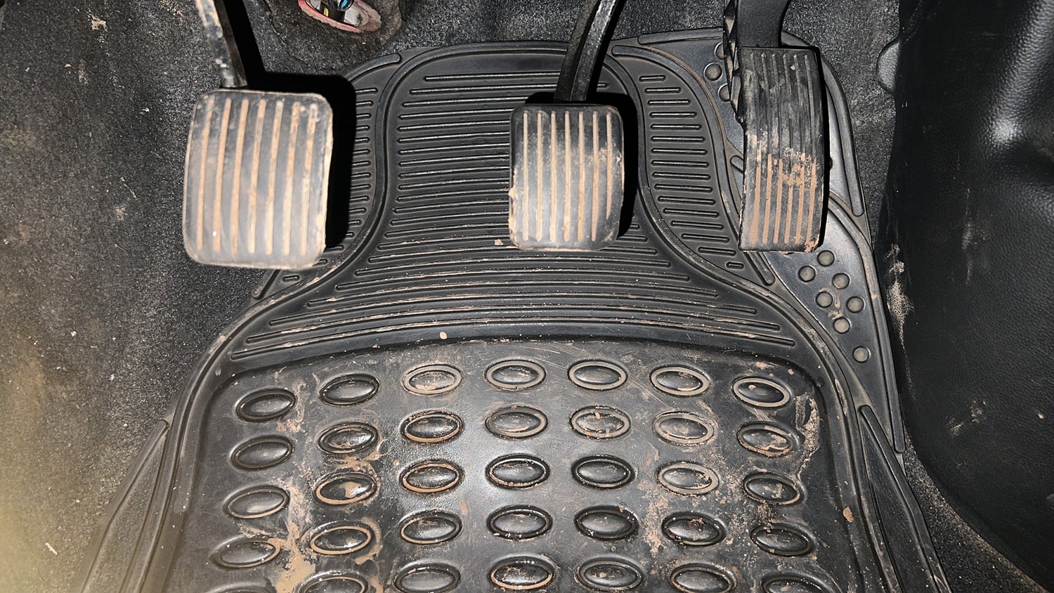 Used 2014 Hyundai Grand i10 Sportz 1.2 Kappa VTVT Petrol Manual interior PEDALS VIEW