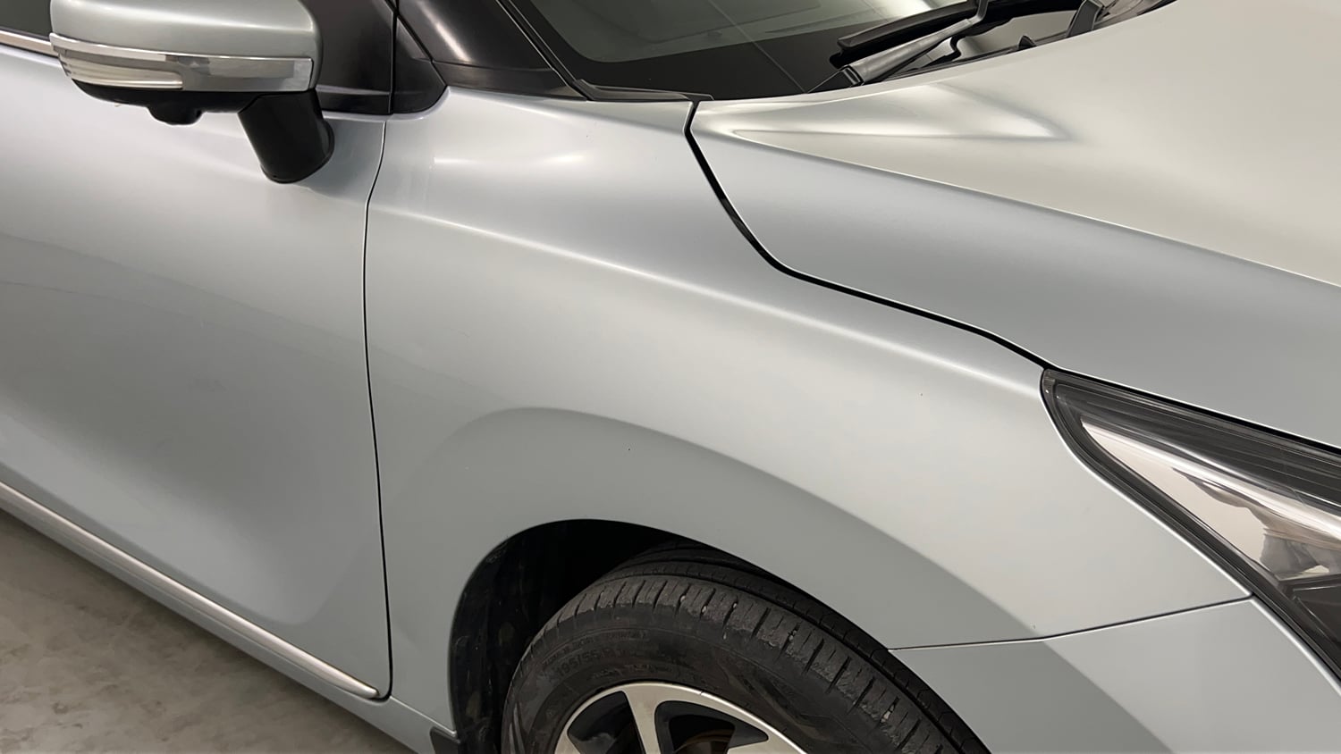 Used 2023 Toyota Glanza V AMT Petrol Automatic dents MINOR SCRATCH