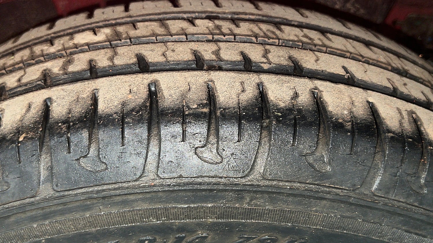Used 2018 Hyundai Grand i10 Magna 1.2 Kappa VTVT Petrol Manual tyres LEFT REAR TYRE TREAD VIEW