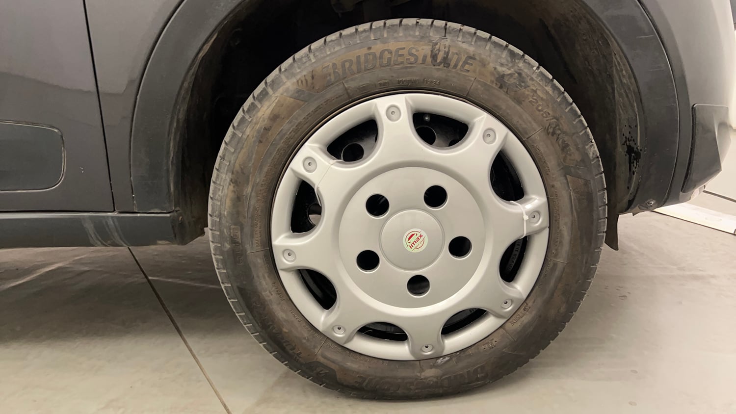 Used 2019 Tata Nexon XM Petrol Manual tyres RIGHT FRONT TYRE RIM VIEW