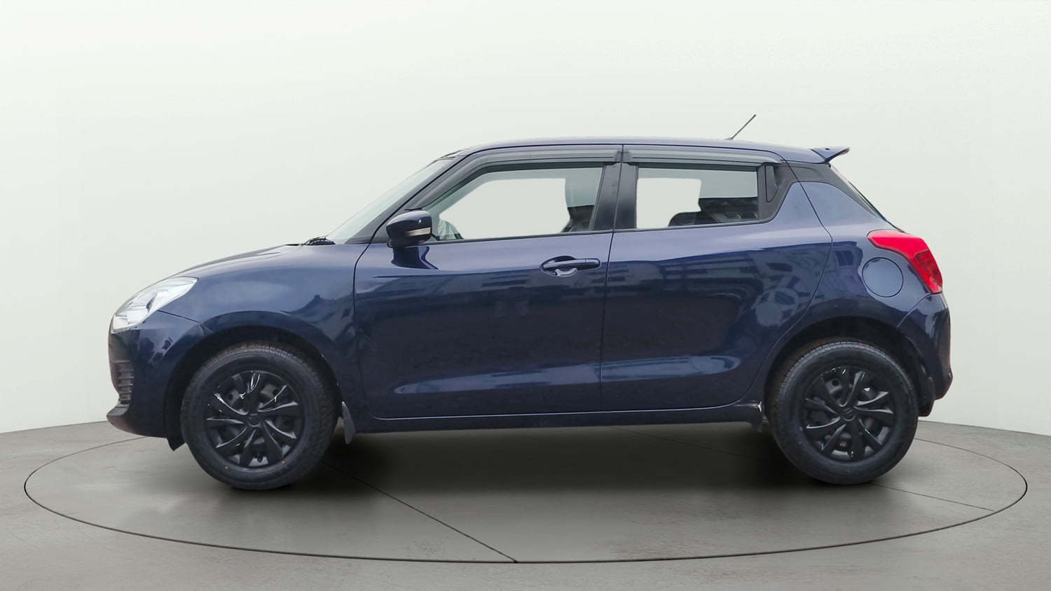 Used 2022 Maruti Suzuki Swift VXi Petrol Manual exterior LEFT SIDE VIEW