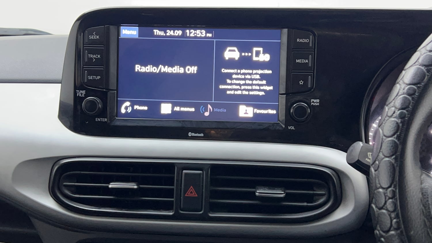 Used 2022 Hyundai Grand i10 Nios Sportz 1.2 Kappa VTVT CNG Cng Manual top_features Integrated (in-dash) music system