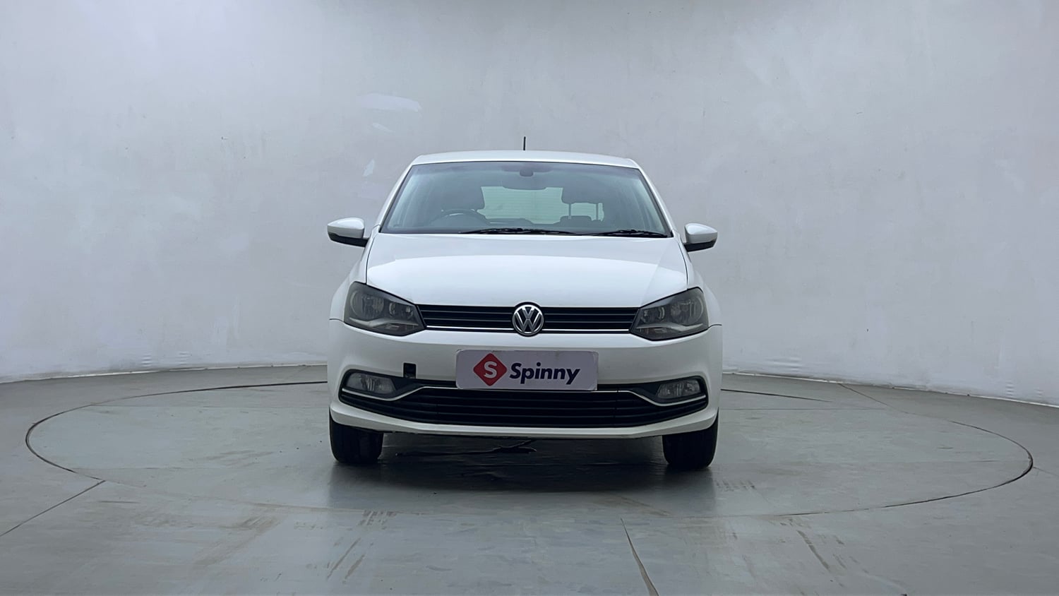 Used 2016 Volkswagen Polo Highline1.2L (P) Petrol Manual exterior FRONT VIEW