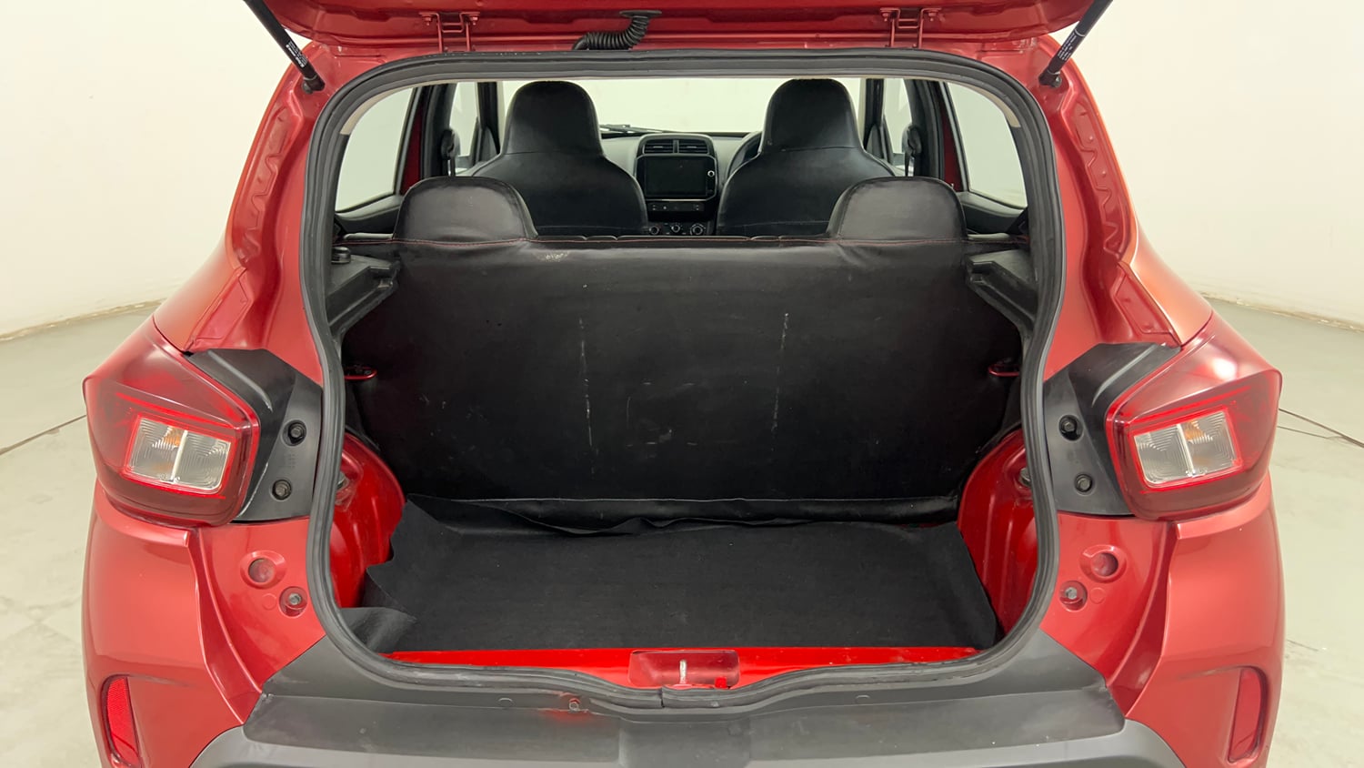 Used 2020 Renault Kwid 1.0 RXT AMT Opt Petrol Automatic interior DICKY INSIDE VIEW