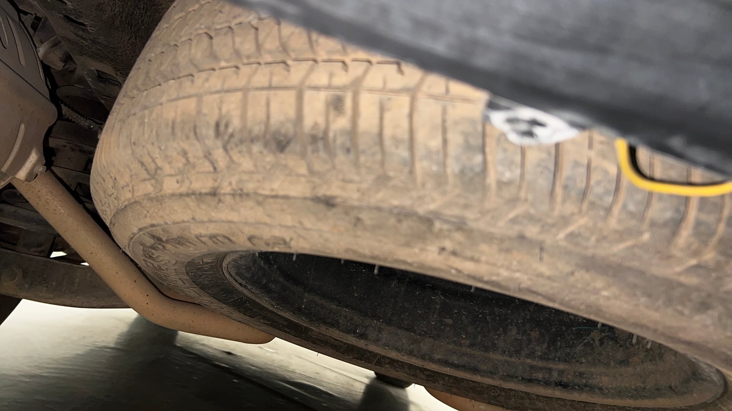 Used 2019 Mahindra XUV500 W7 Diesel Manual tyres SPARE TYRE VIEW
